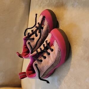 CROCS Pink Sneakers with Stylish Design and Comfortable Fit